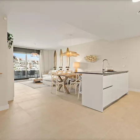 Appartement 900m From The In With A Pool