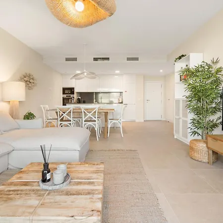 900m From The In With A Pool * Estepona