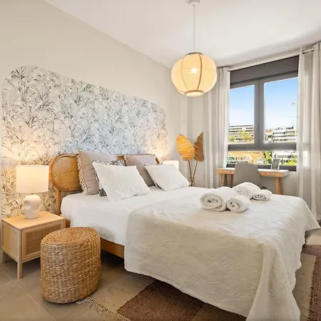 900m From The In With A Pool Appartement *