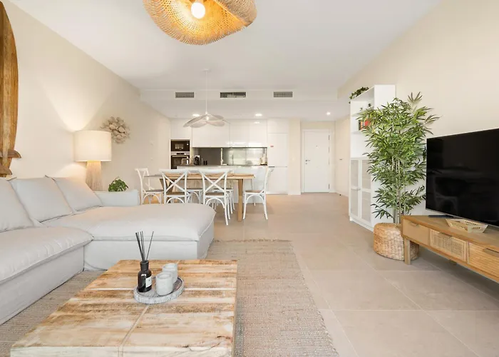 900m From The In With A Pool * Estepona