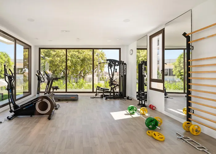 900m From The In With A Pool Apartment *